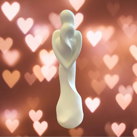 White porcelain man/woman hugging - Picture 5 of 7